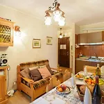 2 Bedroom Awesome In דירה
