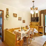 2 Bedroom Awesome In דירה