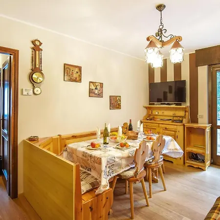 2 Bedroom Awesome In Apartment